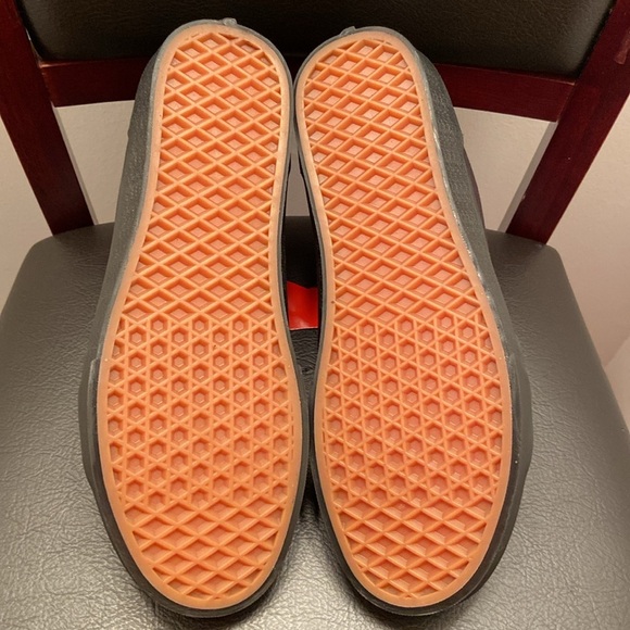 New Vans Hi Top Men’s Sneakers Skateboard Shoes Size 8 Women's Size 9.5 - Picture 4 of 4